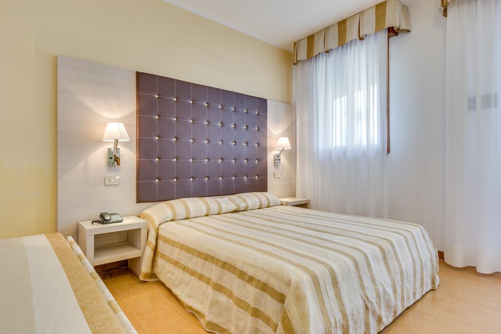 Quadruple Room Balcony,422157543:JPEG
